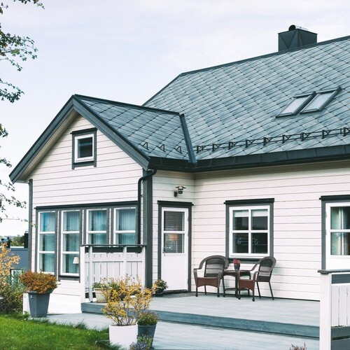 Toiture d'une maison en bois à Sula/Langevåg - Norvège